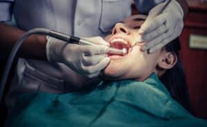 Intervención de cirugía dental