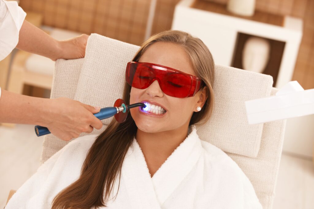 beneficios del blanqueamiento dental con laser